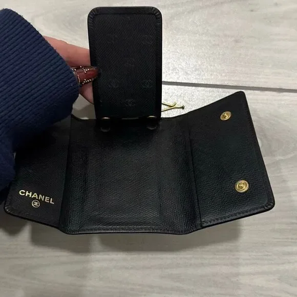 Authentic CHANEL 6-key Case Women's‎ Black Wallet vintage   Has only 4 key hooks - Picture 7 of 12